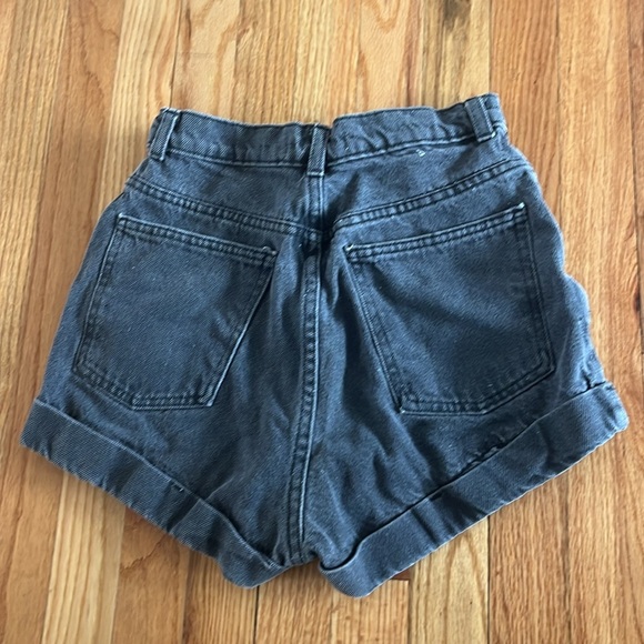 AMERICAN APPAREL high rise cuffed denim black shorts size 27 - Picture 2 of 4